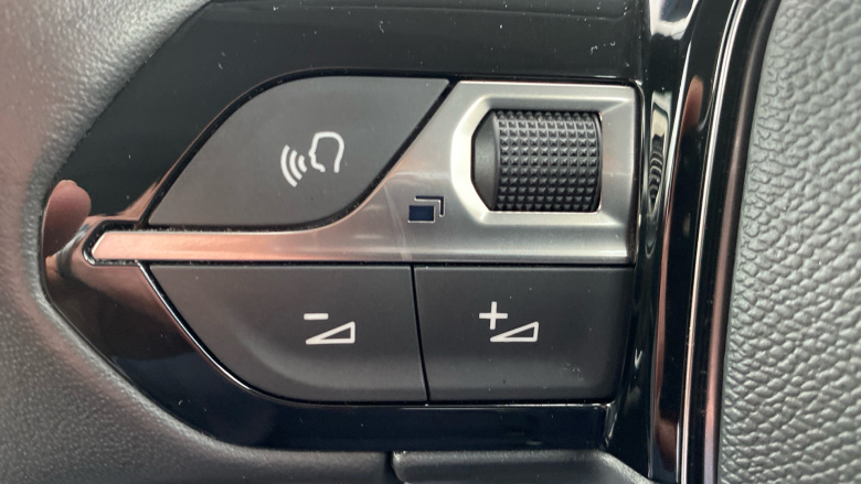 Peugeot 208 1.2 PureTech 100 Allure Premium + 5dr Petrol Hatchback
